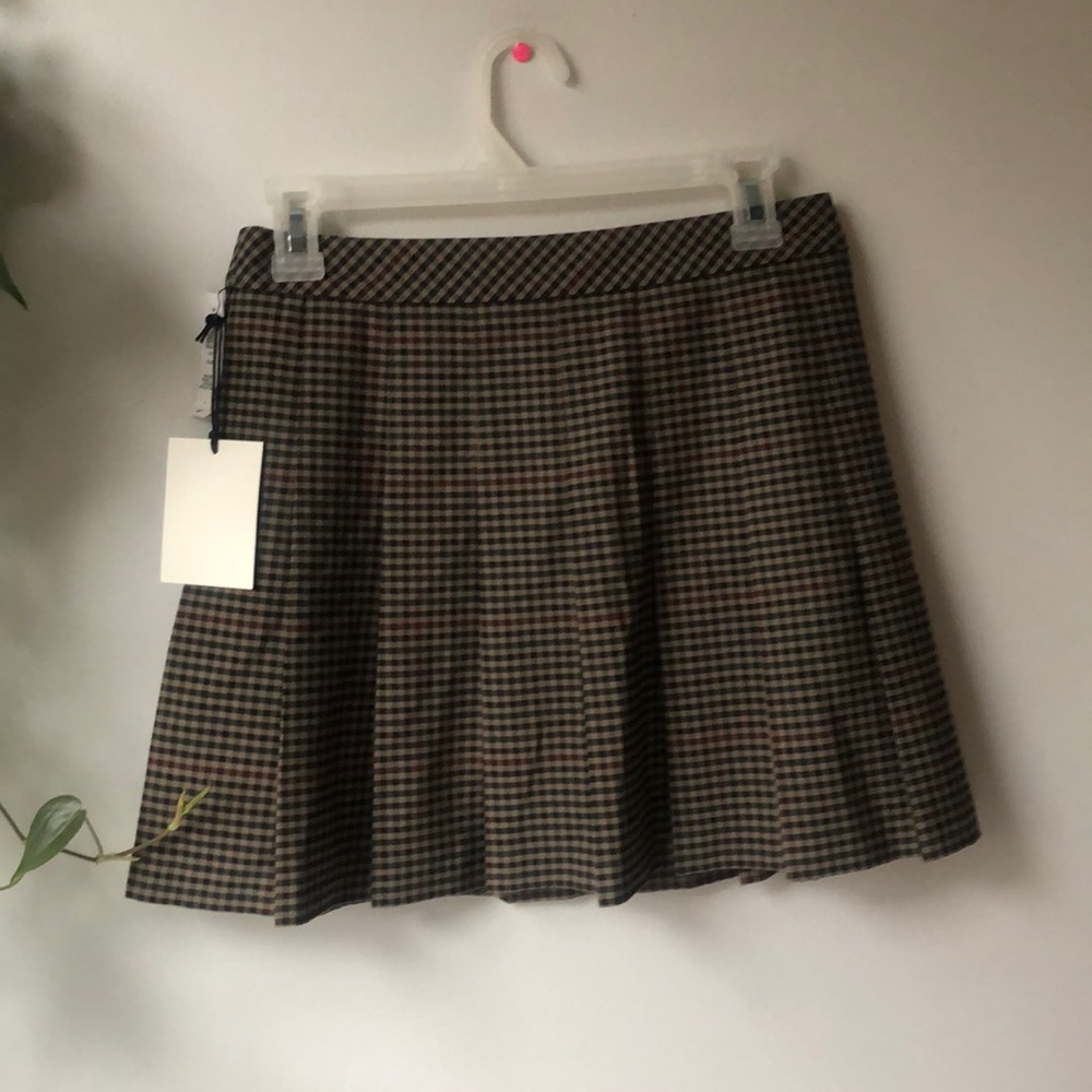 NWT Aritzia Sunday Best Olive Mini 15” Skirt